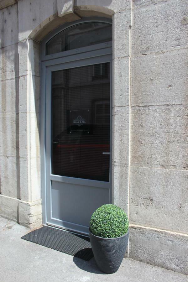 Non Disponible Bed & Breakfast Besancon Exterior photo